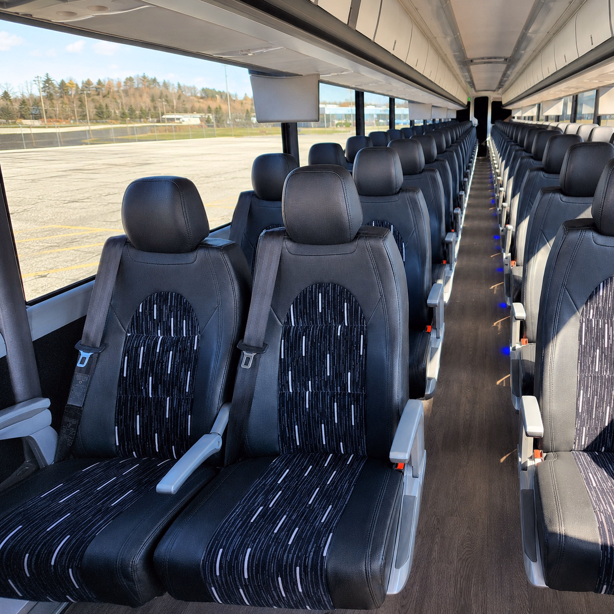 corporate airport shuttle service between costa mesa and john wayne airport