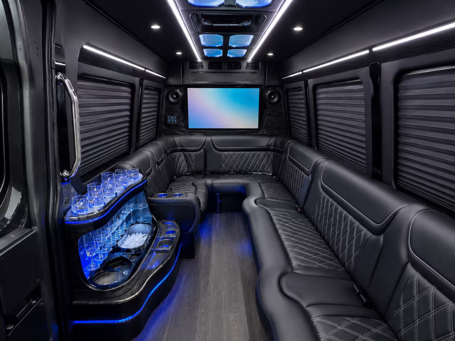 costamesacharterbuscompany com is ready to help you find airport shuttle service between costa mesa and john wayne airport