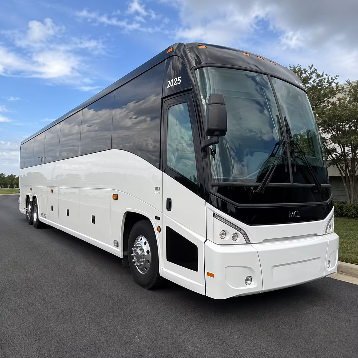 shuttle personnel between costa mesa and jftb los alamitos on drill weekends
