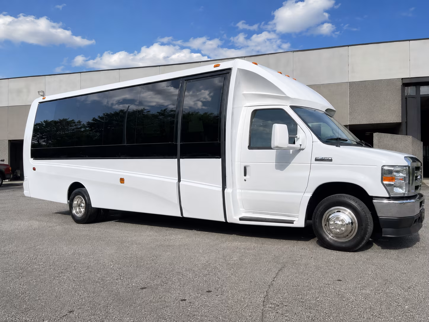 shuttle your guests between sna and your costa mesa hotel block